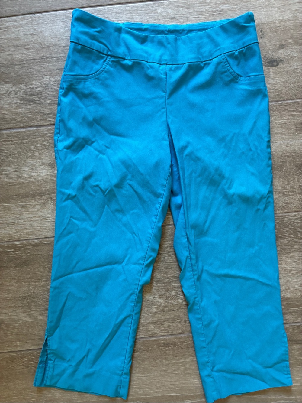 Women's Teal Crop Pull-On Capris